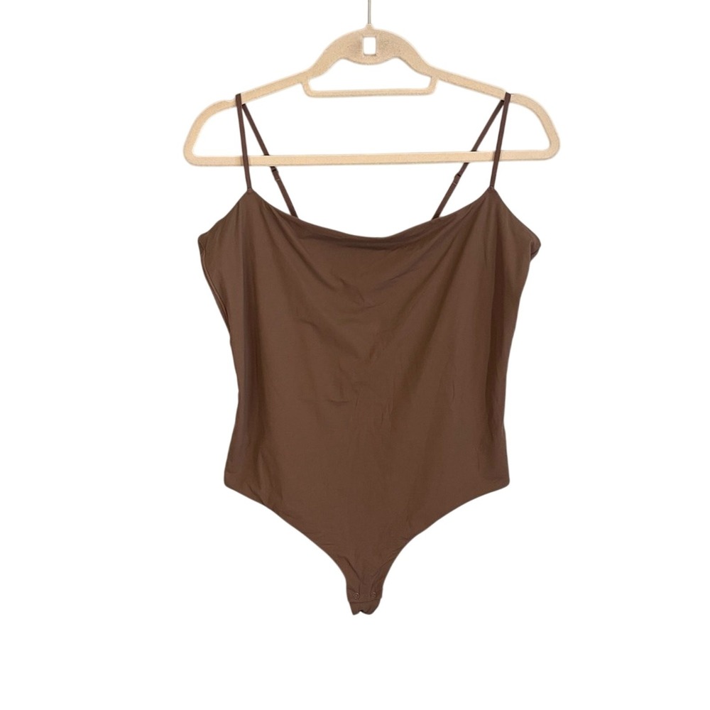 SKIMS Stretch Adjustable Strap Sleeveless Fits Everybody Cami‎ Bodysuit Brown 3X